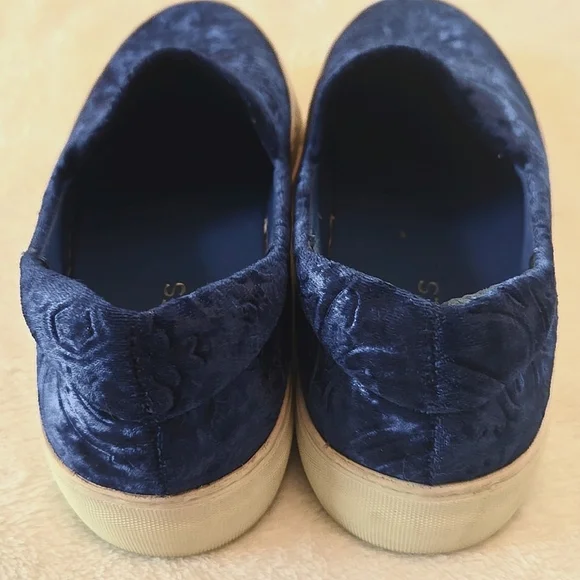 J/SLIDES NYC SZ 7 CRUSHED VELVET ROYAL BLUE PAISLEY FLORAL CASUAL SNEAKERS GLAM! - Picture 8 of 10
